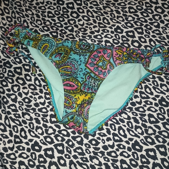 Billabong bathing suit bikini bottom - Picture 1 of 3